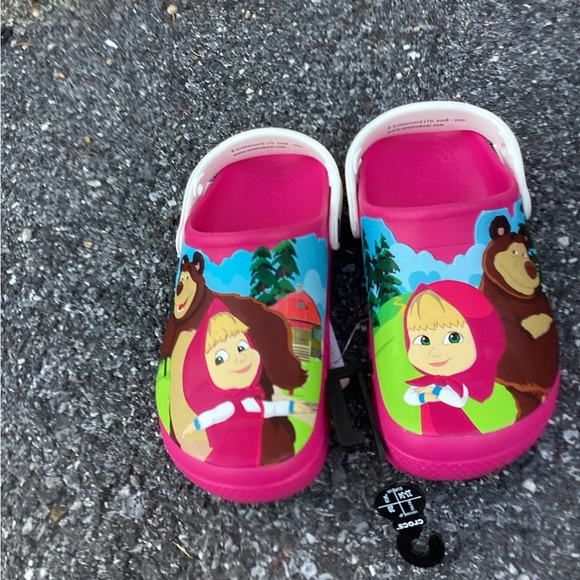 CROCS Masha And The Bear Kids Size J 2 new US New Pink - Picture 1 of 7